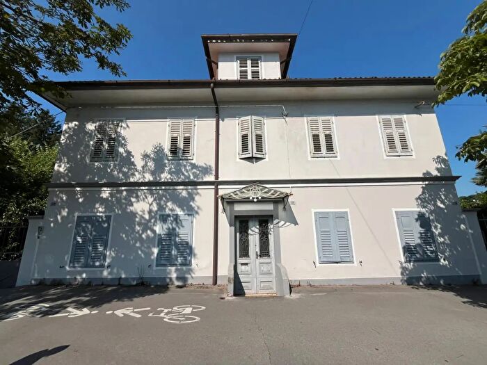 Casa con 6 locali in vendita in Viale XX Settembre, Gorizia