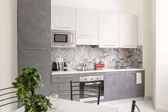 Appartamento trilocale in affitto in Via Pietro Maroncelli, Garibaldi Corso Como, Milano