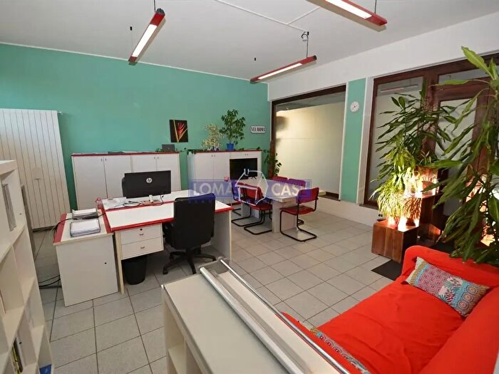 Casa bilocale in vendita in Via Milano d, Lomagna