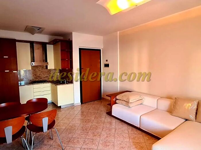 Appartamento bilocale in affitto in Sesto Calende