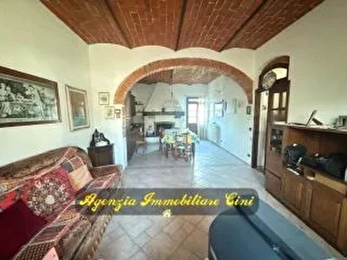 Casa con 6 locali in vendita in Collesalvetti