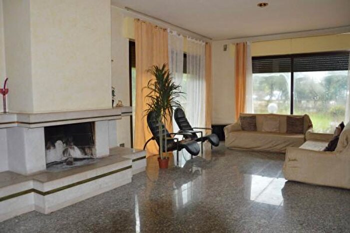 Casa con 6 locali in vendita in Via della Chiesa XXIV, Lucca