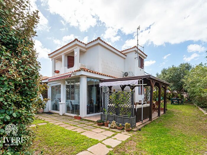 Casa quadrilocale in vendita in Via delle Viole, Calasetta