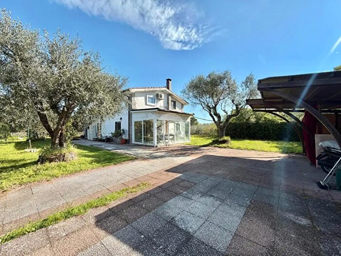 Casa quadrilocale in vendita in Str Capretta, Viterbo