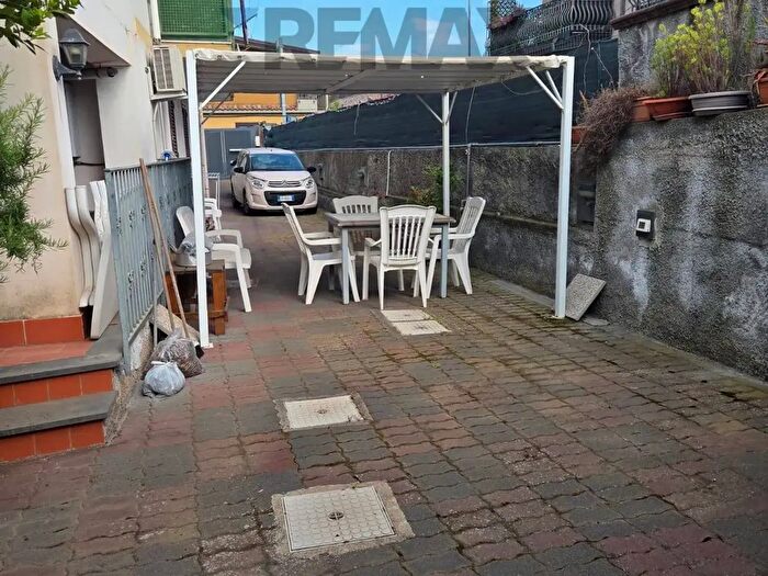 Casa con 5 locali in vendita in Via Etnea, Tremestieri Etneo
