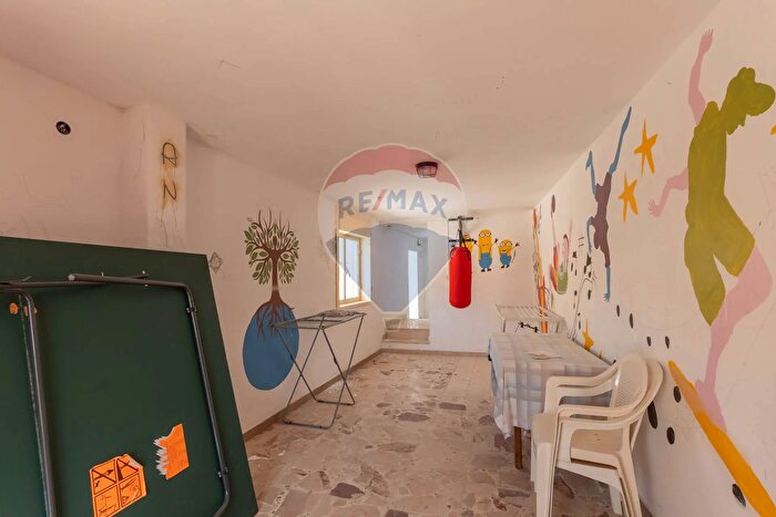 Casa con 10 locali in vendita in Via Vittorio Emanuele, Melilli