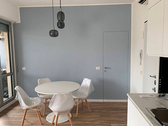 Appartamento monolocale in affitto in Via Valtellina, Farini, Milano