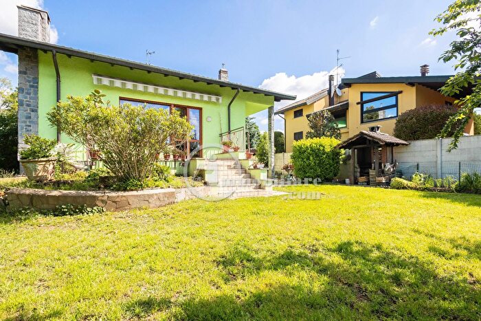 Casa con 6 locali in vendita in Via Corbetta, Busto Arsizio