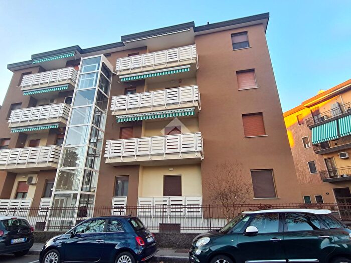 Case in Vendita e in Affitto - 3