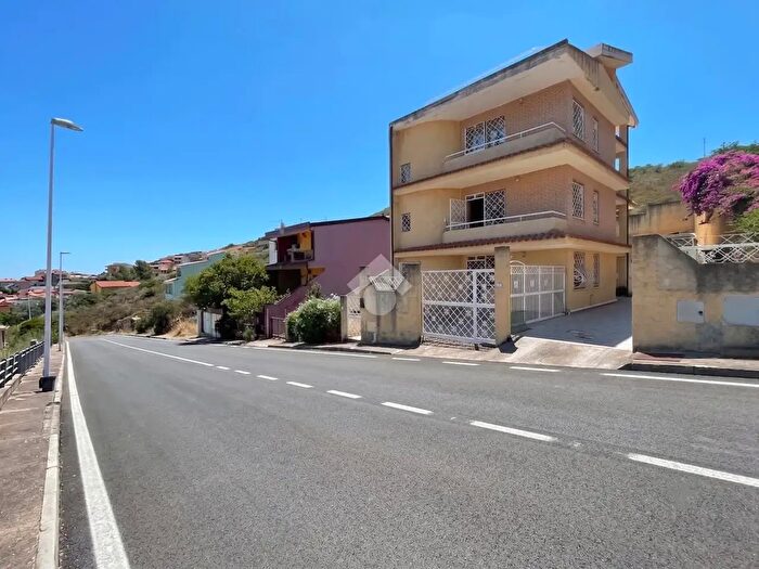 Appartamento con 5 locali in vendita in Via Mulargia, Muravera