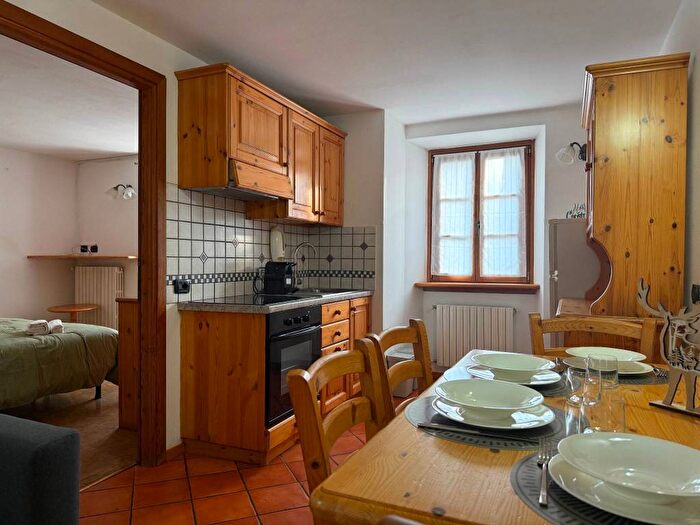 Appartamento trilocale in affitto in Via De Simoni, Centro, Bormio