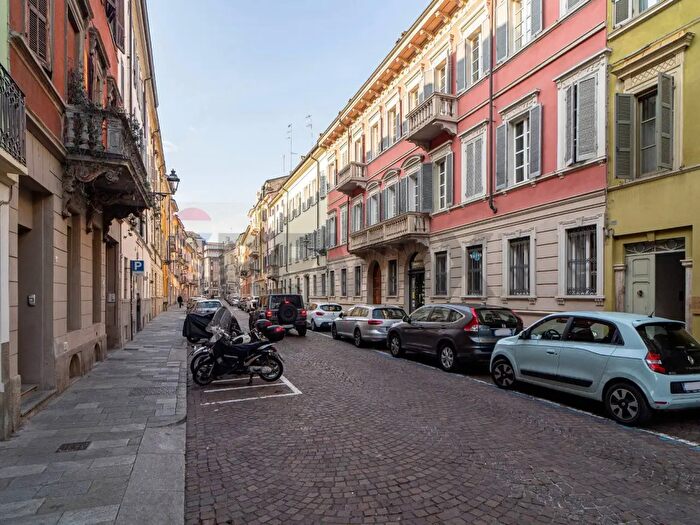 Appartamento trilocale in vendita in Strada Felice Cavallotti, Parma
