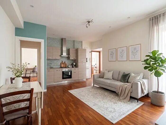 Appartamento trilocale in vendita in Via del Trullo, Roma