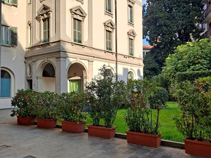 Appartamento trilocale in affitto in Corso di Porta Romana, Quadronno Crocetta, Milano