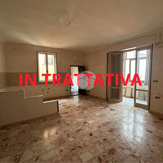 Appartamento trilocale in vendita in Via Principe di Napoli, Napoli