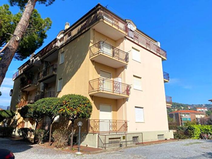 Appartamento bilocale in vendita in Via Gaiette, Diano Marina