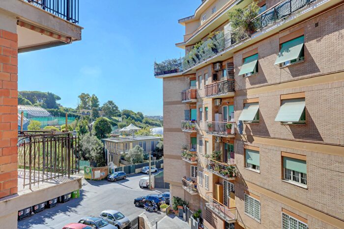 Appartamento bilocale in vendita in Via del Forte Bravetta, Roma