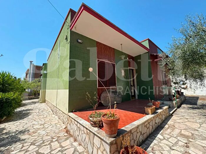 Casa trilocale in vendita in II Trav Via Capitaneo, Bari