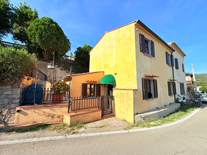 Appartamento con 5 locali in vendita in Marciana