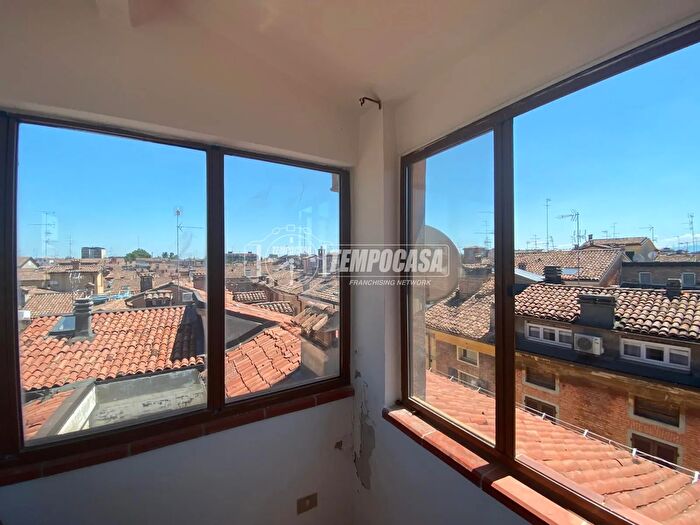 Appartamento quadrilocale in vendita in Via dei Tintori, Modena