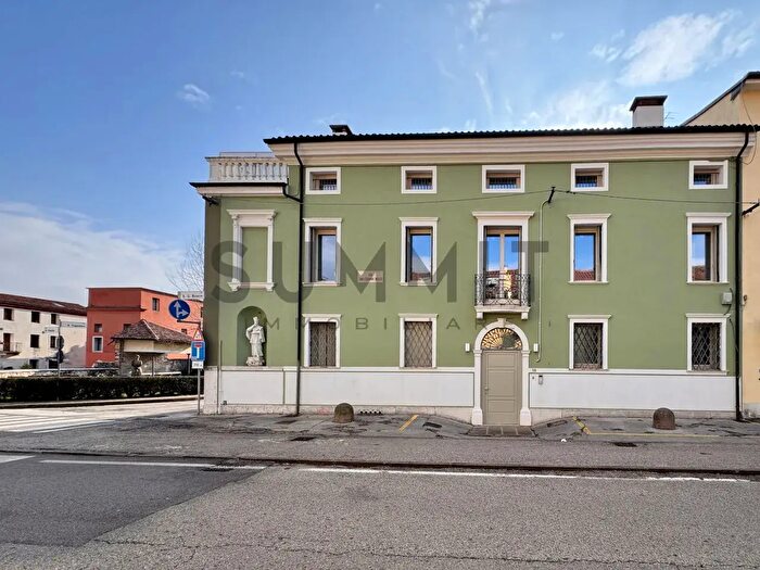 Appartamento trilocale in vendita in Via San Giovanni Bosco, Schio