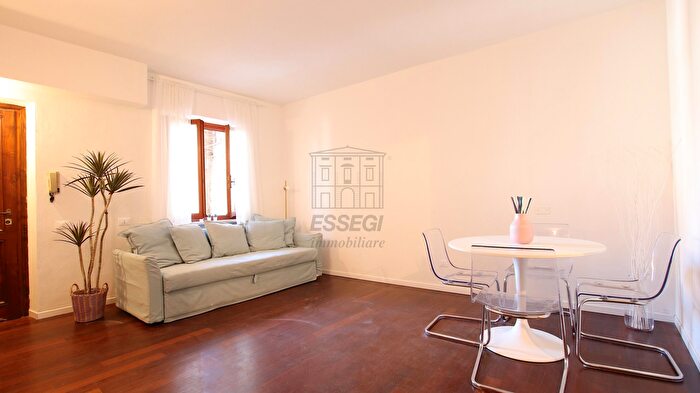 Appartamento quadrilocale in vendita in Via Francesco Carrara, Lucca