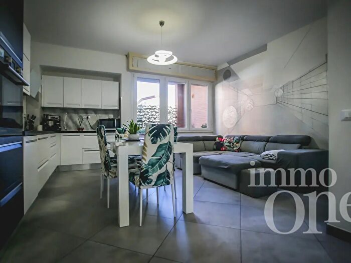 Appartamento quadrilocale in vendita in Via Liverani, Livorno