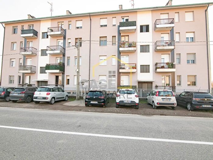 Appartamento trilocale in vendita in Viale Giugno, Buscate