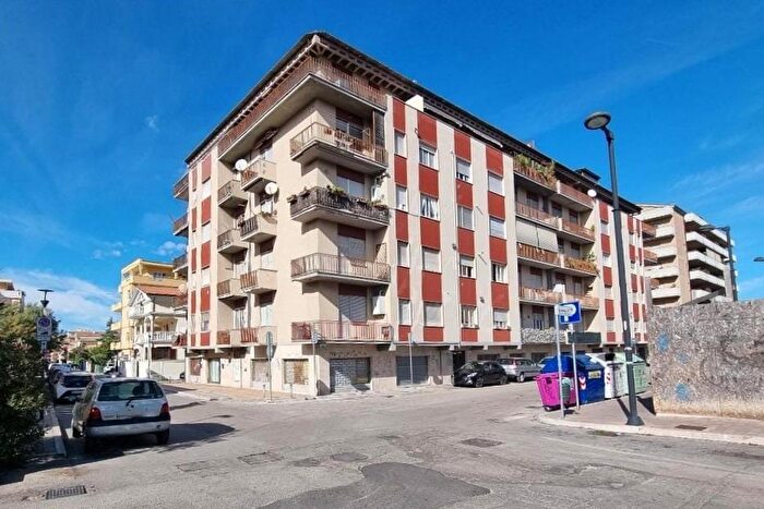 Appartamento con 5 locali in vendita in Via Socrate, Pescara