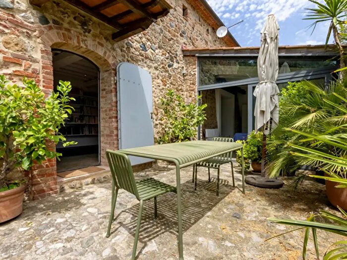 Casa quadrilocale in vendita in Murlo