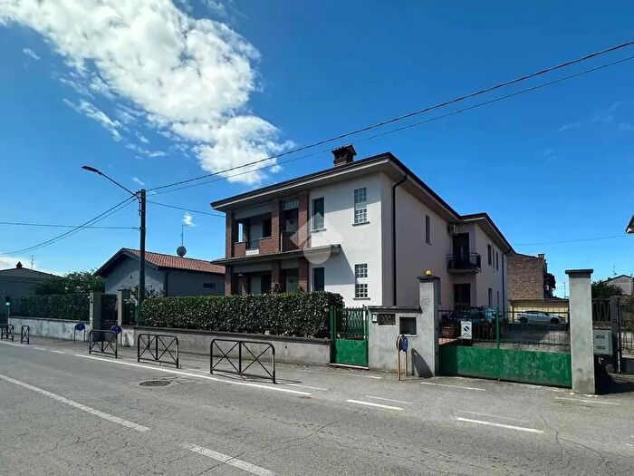 Appartamento trilocale in vendita in Via Europa, Bagnolo Cremasco