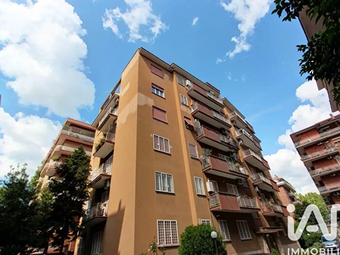 Appartamento trilocale in vendita in Via Bernardo Davanzati, Roma