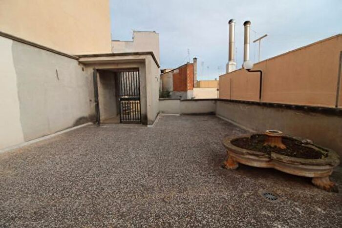 Appartamento con 6 locali in vendita in Via Trento, Villa Castelli