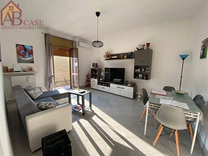 Appartamento trilocale in vendita in Via Mazzini, Gambolo