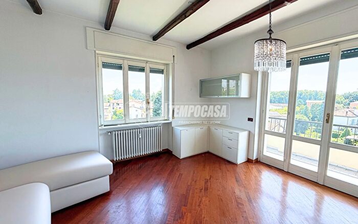 Appartamento trilocale in vendita in Via Milano, Vedano Al Lambro