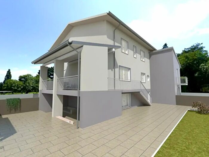 Casa con 7 locali in vendita in della Repubblica, Cascina