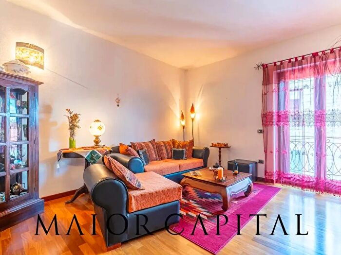 Appartamento con 6 locali in vendita in Tempio Pausania