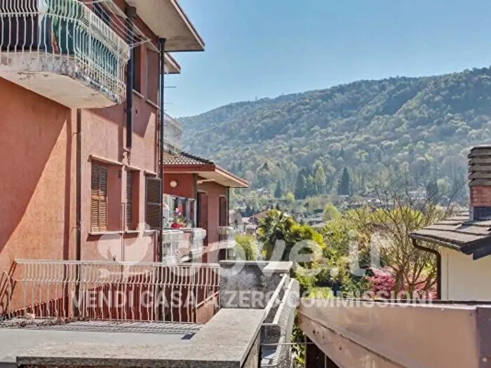 Appartamento bilocale in vendita in Viale delle Rimembranze, Marchirolo