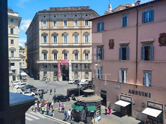Appartamento quadrilocale in affitto in Campo de Fiori, Roma