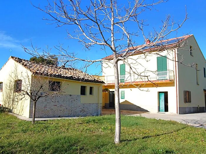 Casa con 7 locali in vendita in Via Colli, Canzano