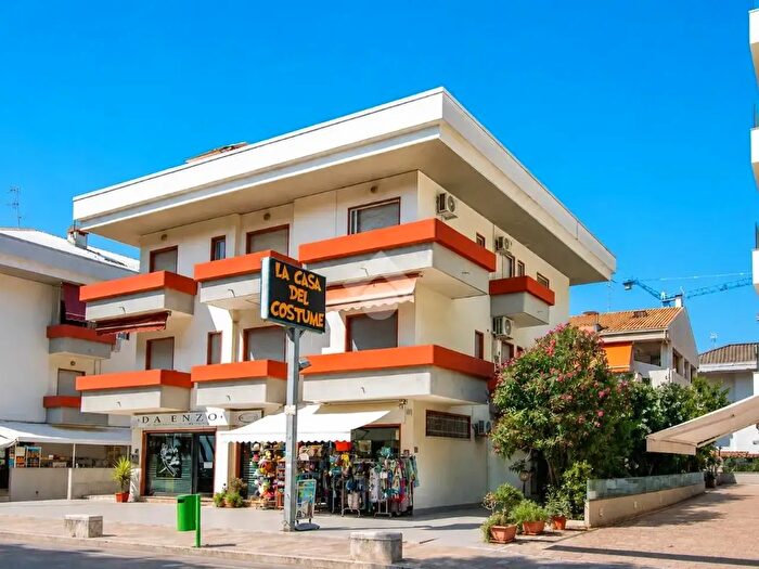 Appartamento trilocale in vendita in Viale Guglielmo Marconi, Alba Adriatica