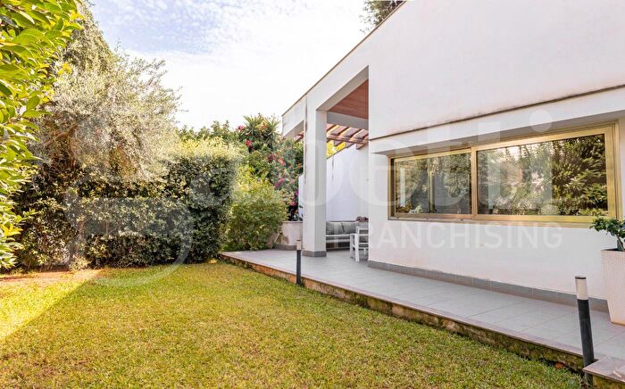 Casa con 12 locali in vendita in Via Alfredo Niceforo, Palermo