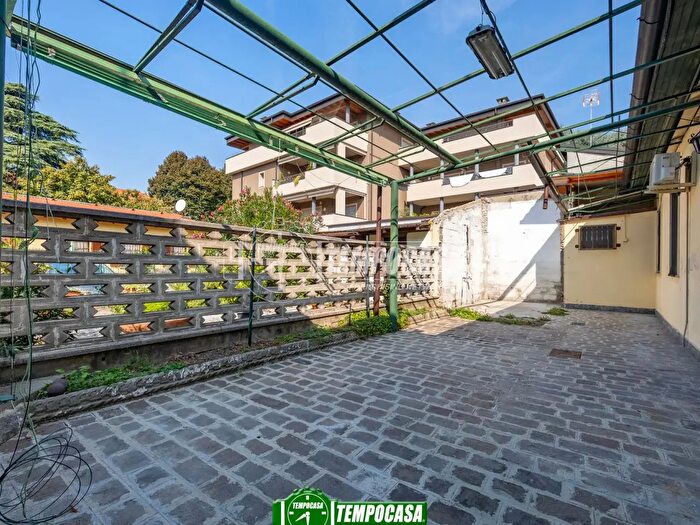 Appartamento trilocale in vendita in Via Monte Grappa, Melzo
