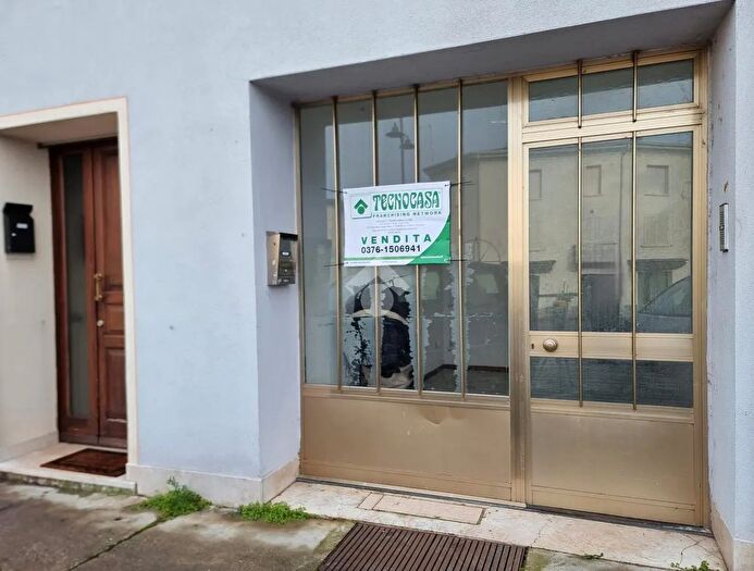 Appartamento quadrilocale in vendita in Piazza Giacomo Matteotti, Borgo Virgilio