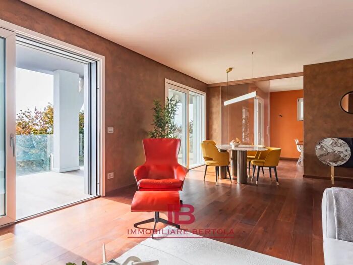 Appartamento quadrilocale in vendita in Lungogesso Corso Giovanni XXIII, Cuneo