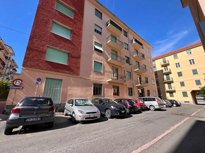 Appartamento quadrilocale in vendita in Via Giordano Bruno, Acqui Terme