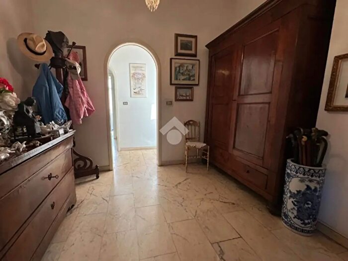 Appartamento con 7 locali in vendita in Via Montevideo, Genova