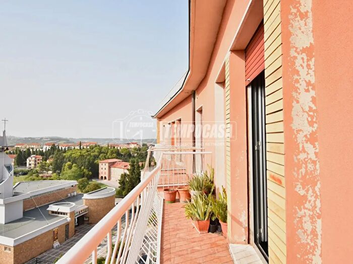 Appartamento con 5 locali in vendita in Via Ungheria, Osimo
