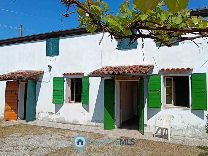 Casa trilocale in vendita in Via Chiodare, Due Carrare