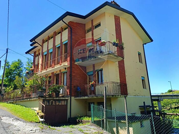 Casa con 18 locali in vendita in Via Fara, Valdobbiadene